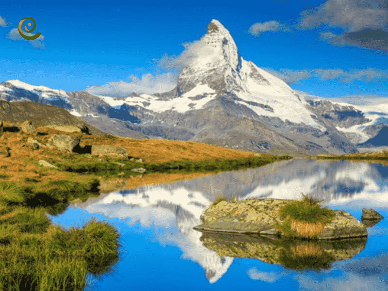 درباره کوه زیبای ماترهورن واقع در مرز سوئیس و ایتالیا در دکوول بخوانید.